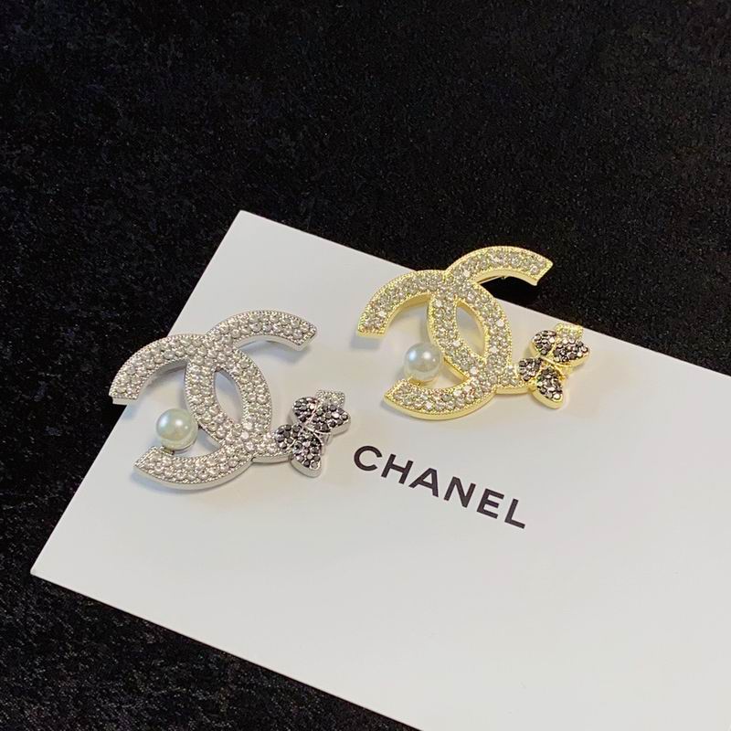 Chanel Brooch 06yxs26